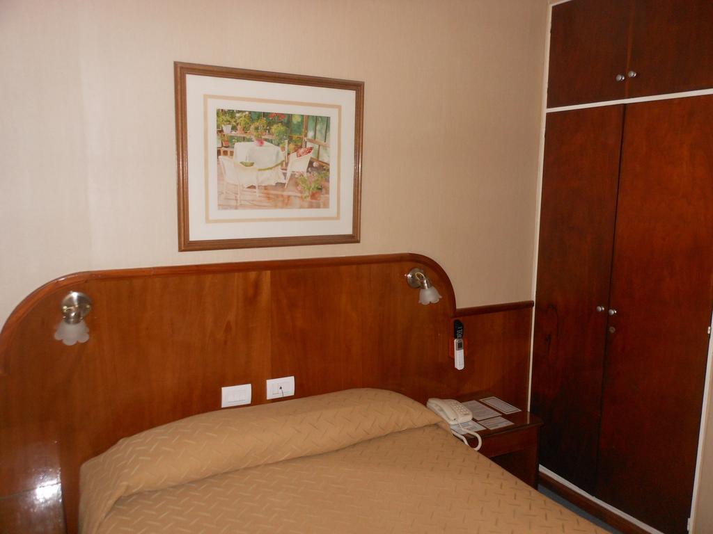 Hotel Orly Corrientes Szoba fotó