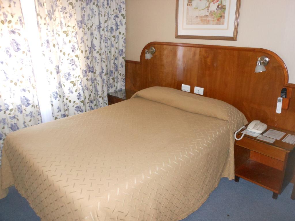 Hotel Orly Corrientes Szoba fotó